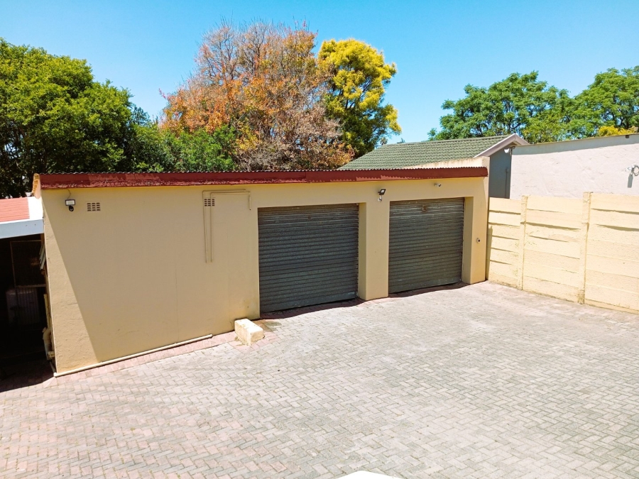 3 Bedroom Property for Sale in Amalinda North Eastern Cape